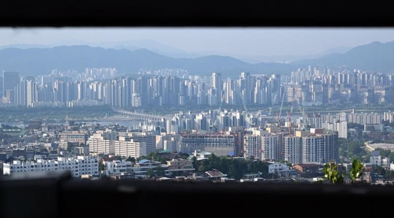 서울 아파트 토허 신청 40% 급감에도 가격 상승률 10·15 이후 최대