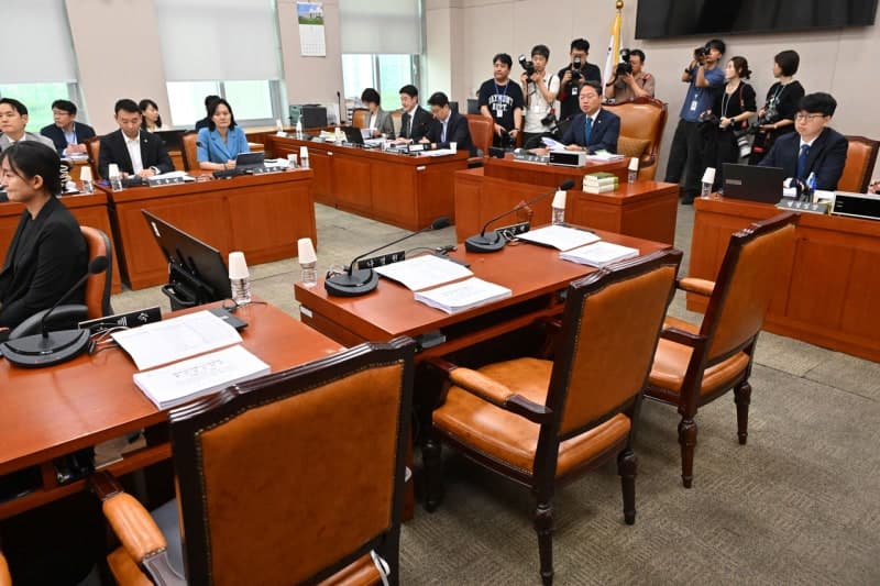 與 주도 법사소위, '종합특검 수사 30일 연장' 법안 의결