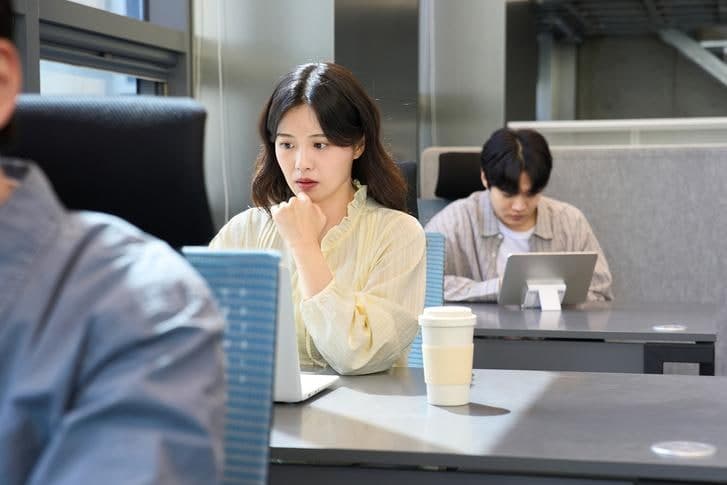 소비자원, "수강료 환급해 준다더니"…'200만 원 보상' 믿었다가 위약금 폭탄 맞은 2030 리워드 강의 피해 급증