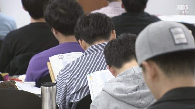Z세대 취준생 10명 중 6명, 방학에도 "쉬면 뒤처질까 봐" 취업 준비