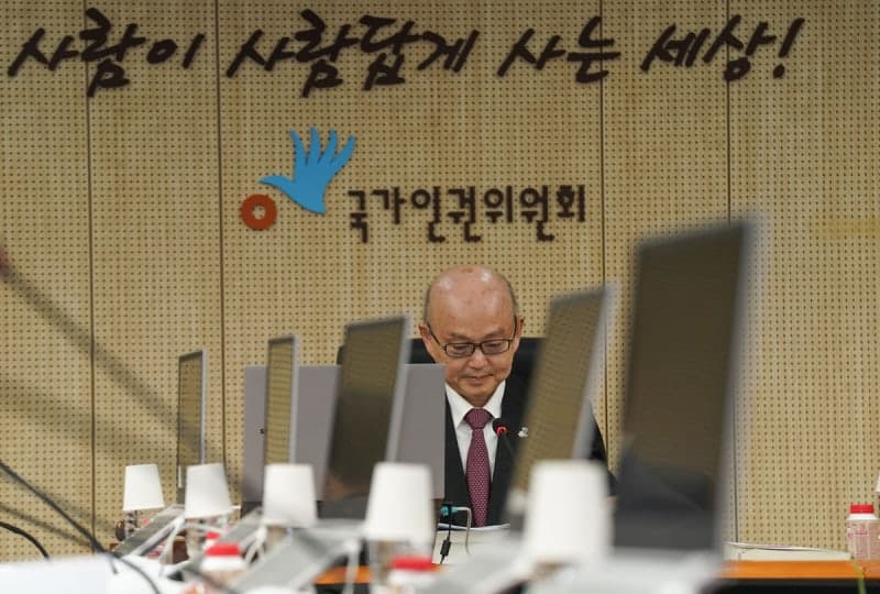 인권위 내부 "안창호 사퇴" 확산…국장급 첫 공개 반발에 퇴진 요구 잇따라