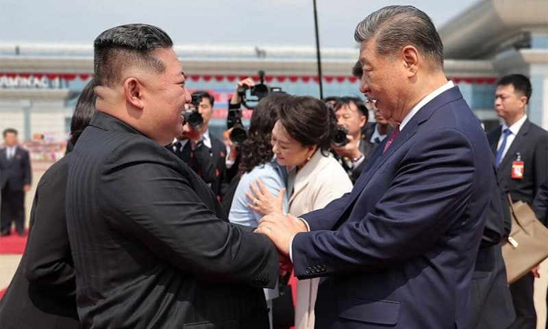 북중 정상, 조약 65주년 축전 교환…'전략적 관계' 공고화