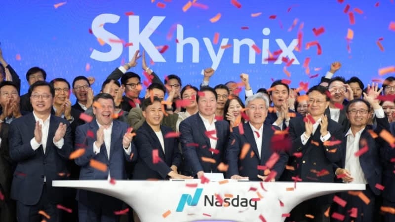 SK하이닉스 美 데뷔 흥행, AI 랠리에 기술주 강세로 S&P500 최고치 눈앞
