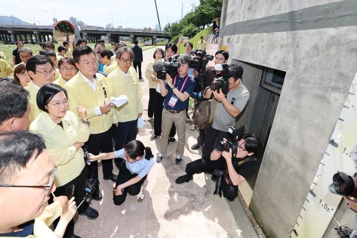 한 총리, 청주 침수 피해 학교 점검…"신속 복구" 지시 및 향후 대비책 당부