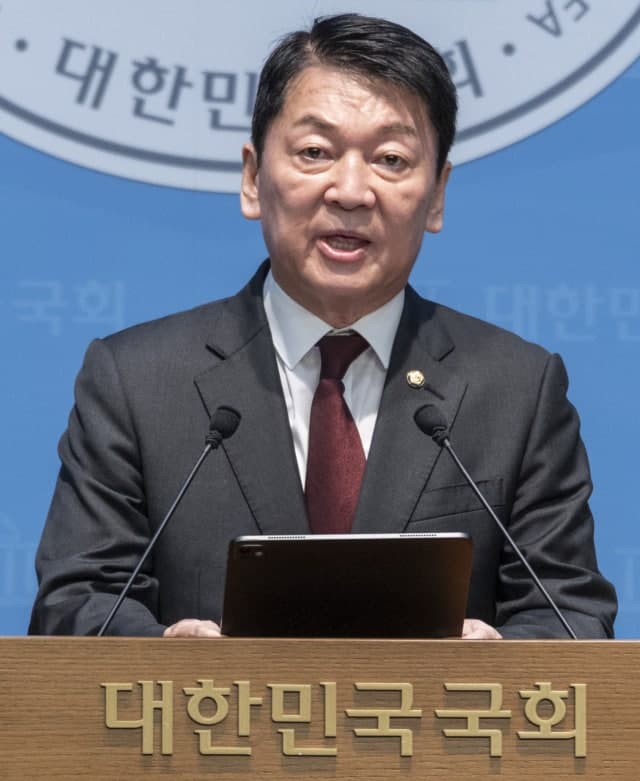 안철수 "한동훈 복당 단호히 반대…우리 당에 얼씬도 말라"