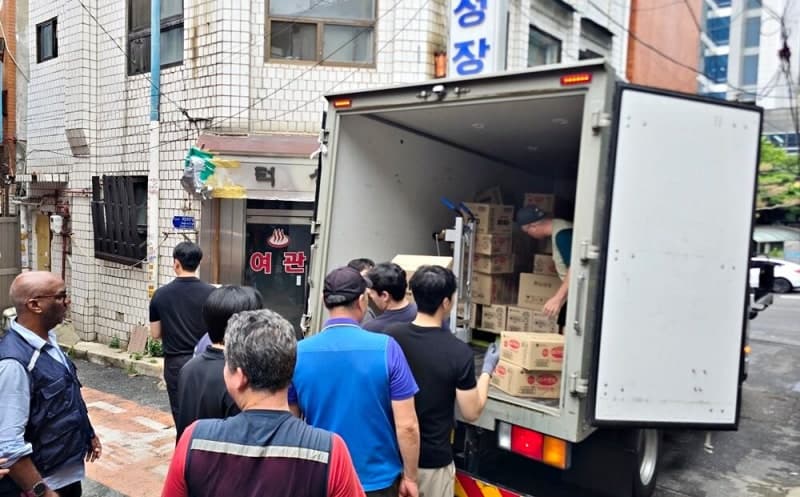 BGF리테일, 폭염 취약계층 동자동 쪽방촌에 긴급 구호물품 3000여개 지원