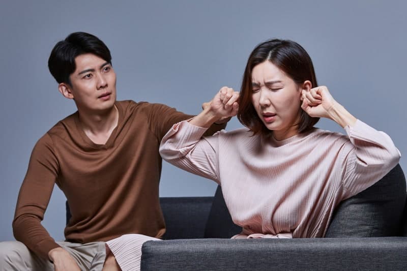 부부싸움 후 8살 딸 태우고 순찰차 '쾅쾅' 들이받은 40대 여성 체포