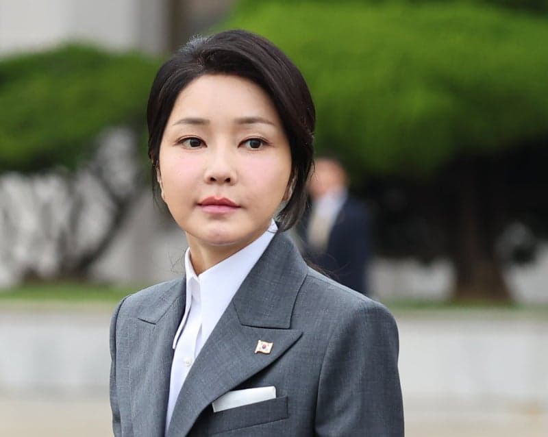 김건희, '로저비비에 선물' 김기현 재판 불출석에 과태료 300만원…구인장 발부