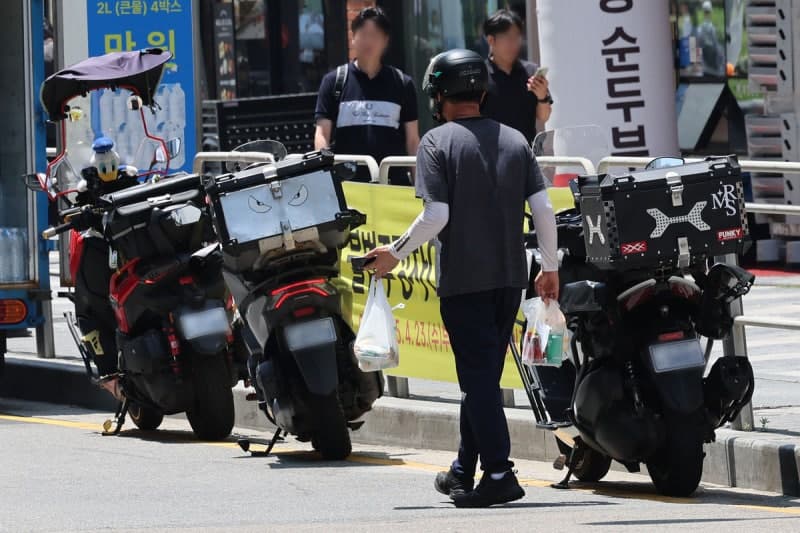 "복날 삼계탕 안전관리"…식약처, 여름철 배달음식점 3700곳 위생점검