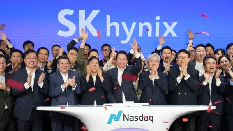 나스닥선 13% 폭등 환호, 코스피선 15% 폭락 비명…SK하이닉스 ‘역대급 디커플링’ 왜?