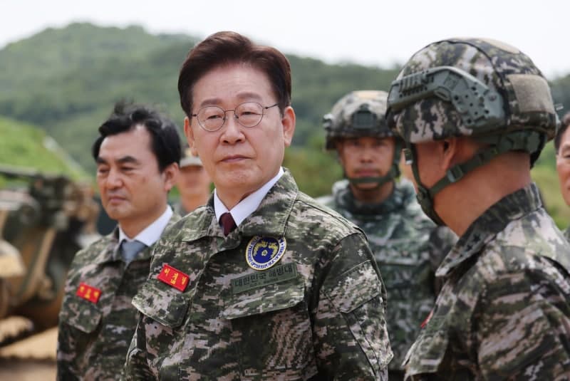 李대통령, '병사도 못 본 총' 보도에 "조작 기초한 정치적 공격"