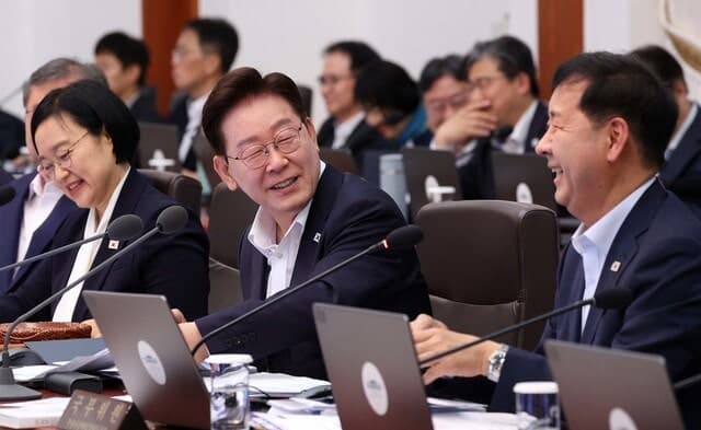 이 대통령 "요란한 개혁보다 성과 중요…실용이 개혁 반대 아냐"