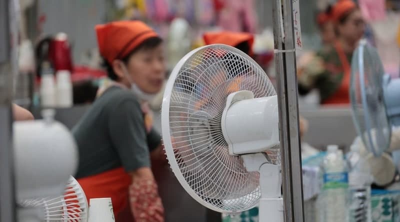 세종시, 폭염특보 발효 시 편의점이 무더위 피하는 '쉼터'로 변신