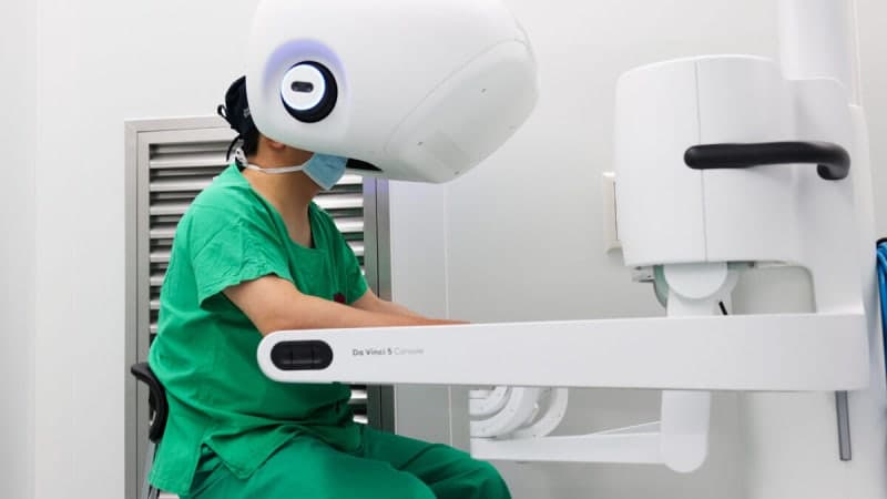 대구파티마병원, 지역 종합병원 최초 '다빈치5' 로봇수술기 도입 "의사 손 끝 감각까지 복제"