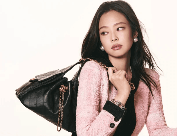 샤넬, 올해만 다섯 번째 가격 인상…클래식백 1880만원·WOC 635만원