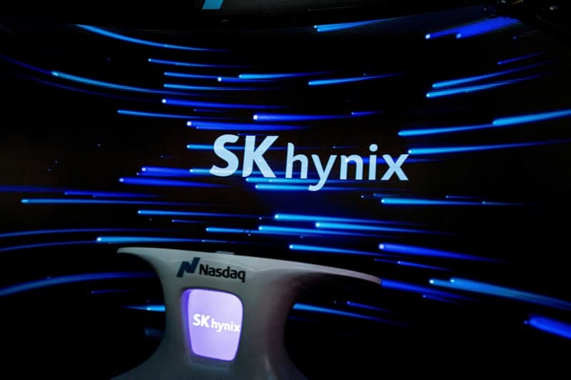 SK하이닉스 급락, 코스피 '검은 월요일'…ADR 상장 역설