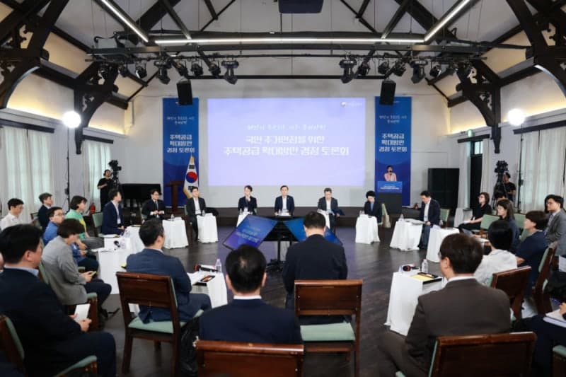 “인허가 받아도 착공 못해”…김윤덕 국토장관, 부동산 해결에 최선 다할 것