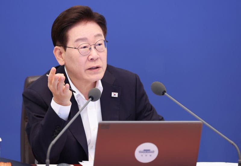 李대통령 "잠재성장률 3%·무역 4강·국민소득 5만불 원년 힘 모아야"