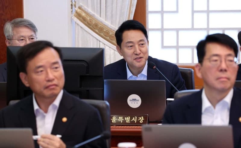 오세훈, 국무회의서 '부동산 메시지' 전달 시도…이재명 대통령에 재건축·재개발 현황 보고