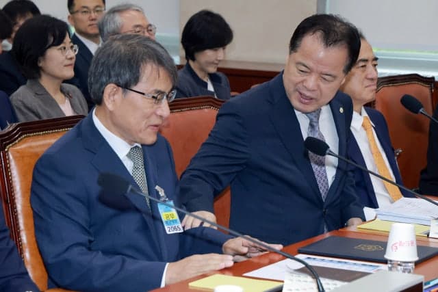 與 "투표포기 인원도 파악 못 해" "선피아 카르텔"…청문회서 선관위 난타