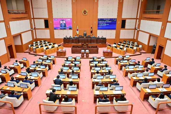 부산시의회 예결특위 출범, 위원장에 최홍찬 선출 "시민 세금 민생경제 회복에"