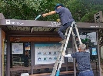 울주군, 폭염 속 버스 승강장 차양막 정비 "온열 질환 예방"