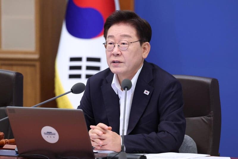 李대통령 "물가 비싸다는 지적…'비정상의 정상화' 각고의 노력 필요"