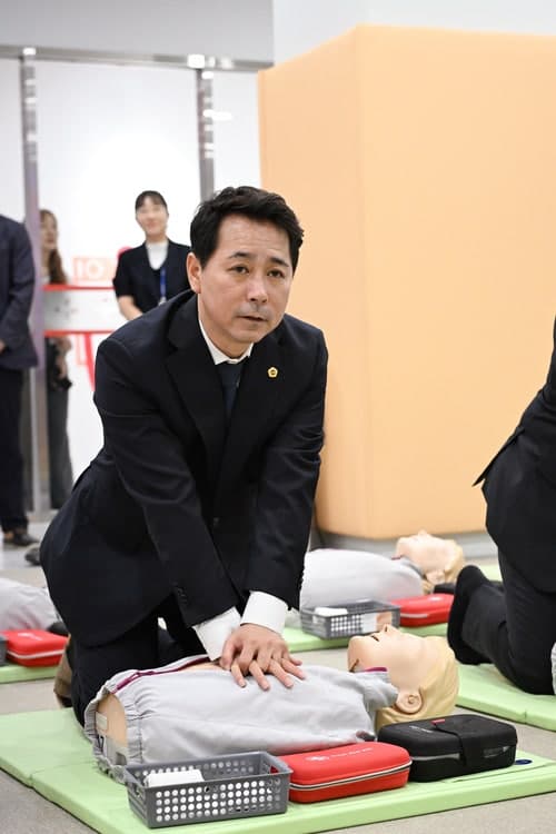 임만균 서울시의회 의장, 학생 안전·진로 현장 점검…"한 번 선택으로 평생 진로 결정되는 시대 저물어"