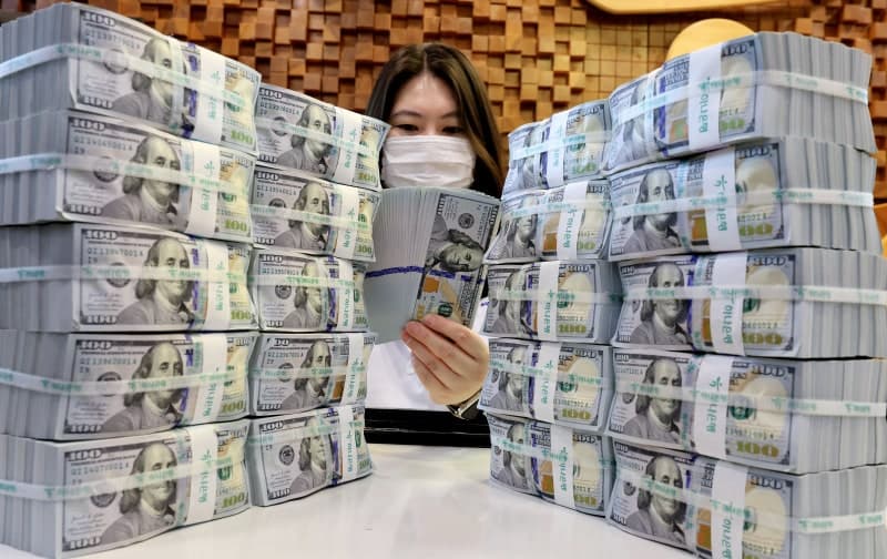 美 CPI 예상치 하회에 달러 강세 둔화…환율 두 달 만에 1480원대