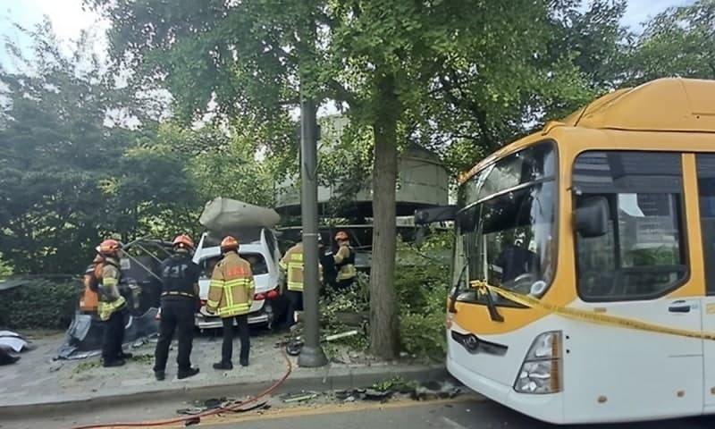 정자역 벤츠 인도 돌진, 30대 직장인 사망…운전자 "급발진" 주장에 국과수 EDR 분석