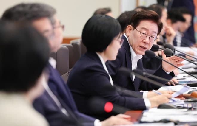 강력범죄 촉법소년 14세→13세 방안에, 李대통령 "너무 미약하지 않나" 지적