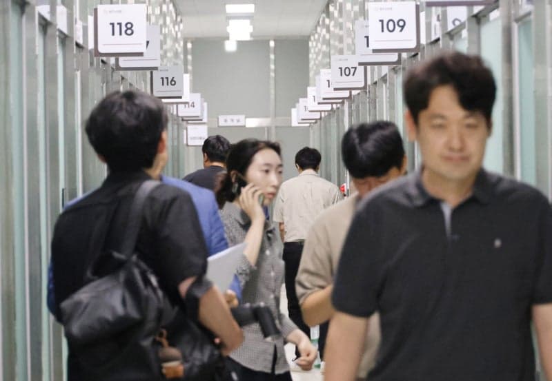 "미성년자인 줄 몰랐다" 중학생에 성관계 요구, '아동 성매매 혐의' 최영중 청주시의원 출석 미루고 휴대전화도 미제출