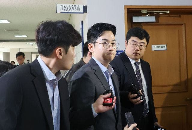 경찰, 정이한 전 부산시장 후보 부친 병원 압수수색…"직원 선거운동 동원 의혹"