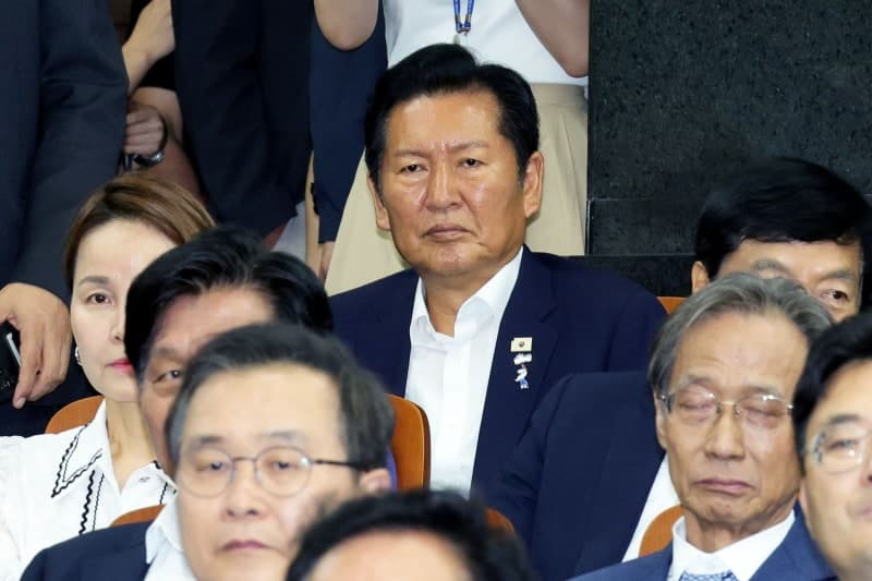 송영길 "옛날 같으면 역적으로 목을 잘라"…정청래 "섬뜩하고 무섭다" 계파 갈등 수위 고조