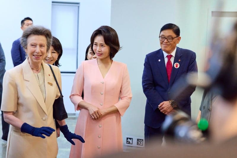 김혜경 여사, 英 앤 공주와 세이브더칠드런 방문…"한-영 아동 협력 굳건히"