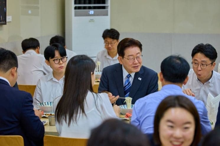 강경화 주미대사 일시 귀국, 靑 "한미관계 발전 의견 청취 목적"