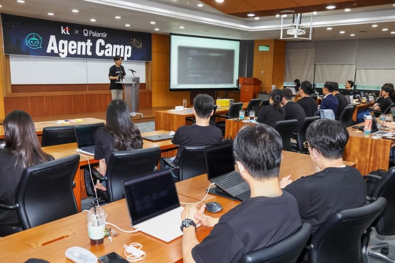 KT, 팔란티어와 AI 해커톤 '에이전트 캠프' 성료…B2B AX 시장 공략 강화
