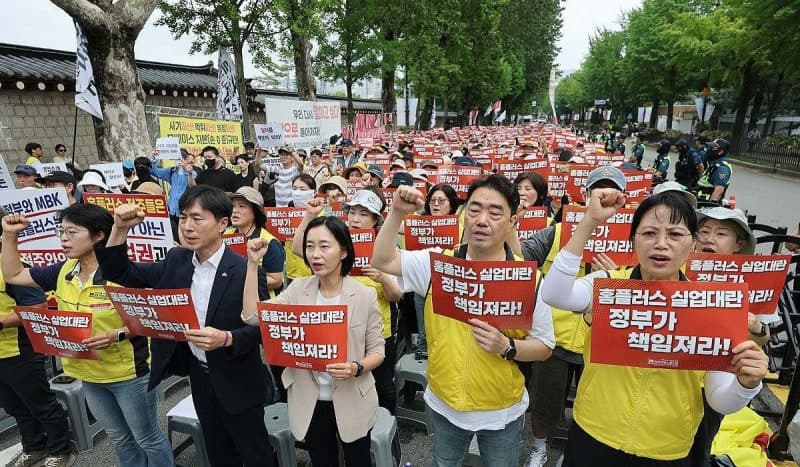 파산 위기 홈플러스, 메리츠 2000억 긴급 자금 수혈로 극적 살아나나