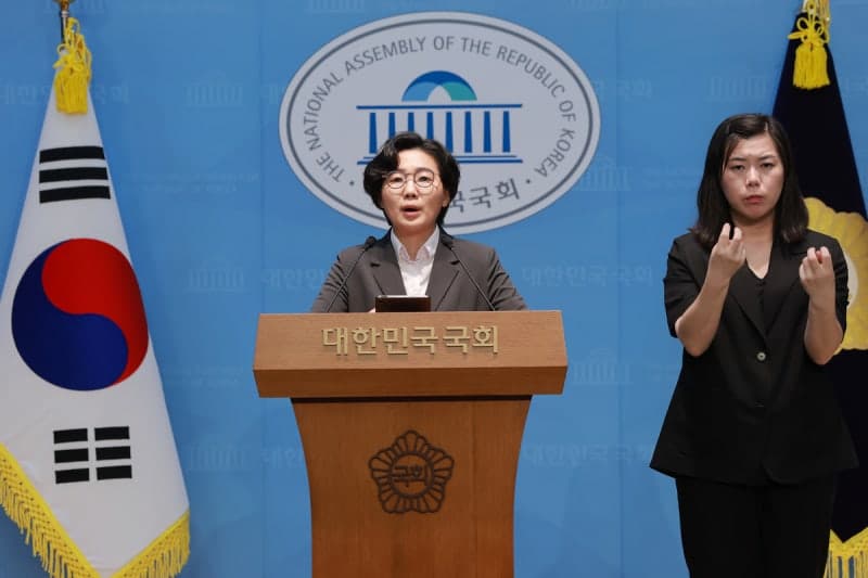 이재명 대통령, 86세대 직격한 김보미 후보 X 계정 팔로우