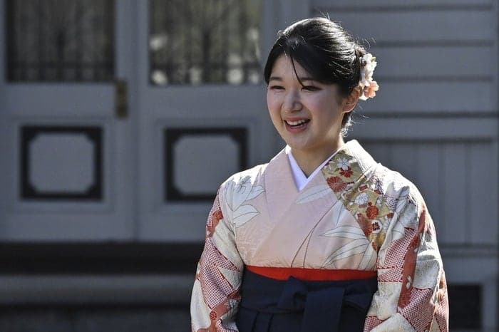 일본 황실전범 개정, 36촌 옛 왕족 후손에 왕위 계승 자격 부여