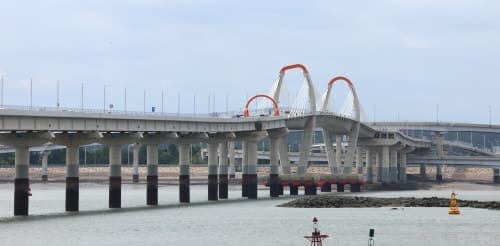 개통 사흘 만에 교통 대란…인천 신도평화대교 차량 진입 전면 통제