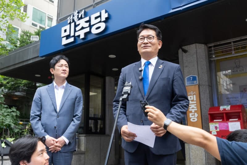 민주당, 송영길·김용 전대 출마 허용…'불공정' 논란 격화