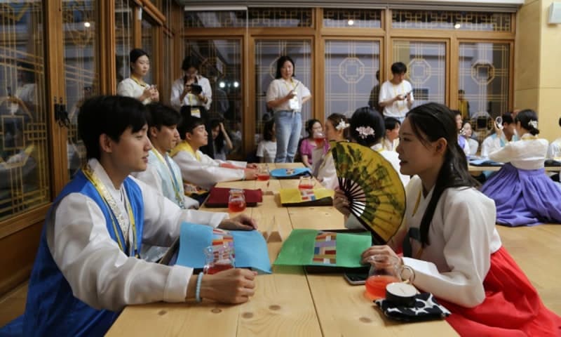 템플스테이 짝 찾기 '나는 절로' 첫 2세 탄생…저출생 극복 결실