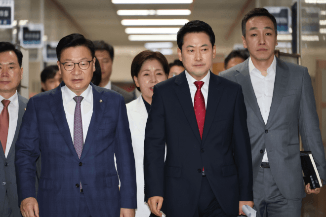 국민의힘 투톱 장동혁·정점식, 제헌절 엇갈린 행보…갈등인가 투트랙인가