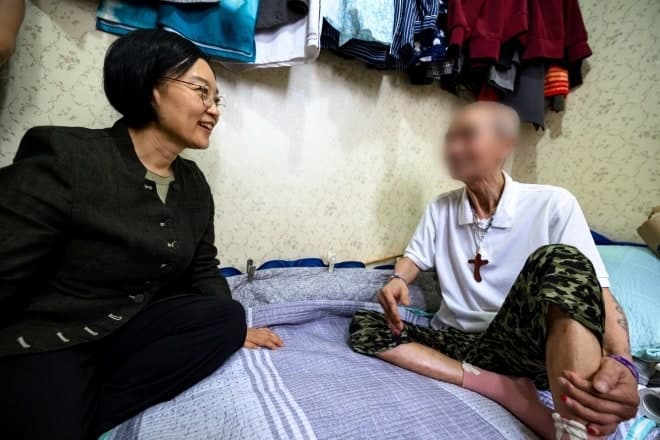 한성숙 국무총리, 서울역 쪽방촌 찾아 폭염 대비 현장 점검 및 안전 당부