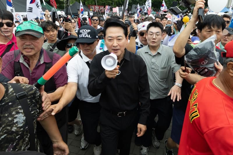 장동혁, 제헌절 행사 대신 올림픽공원 집회 참석…“헌법 파괴 항의”
