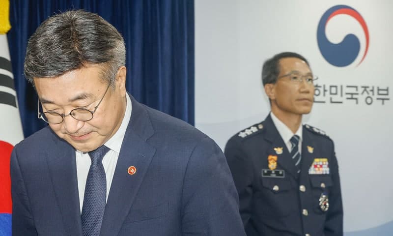 경찰 유착 의혹에 고개 숙인 정부, 순환인사제와 민간 감찰 기구 도입으로 수사 쇄신