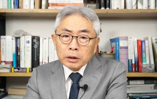 정규재 "집권당의 대통령 흔들기는 반역적 행태"