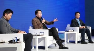 최태원 회장 "SK하이닉스 주가 시간 두면 우상향, 샀다 팔았다 말고 보유하라"