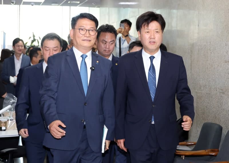 민주당 전당대회 출마 자격 논란, '예외 허용' 형평성 도마 위